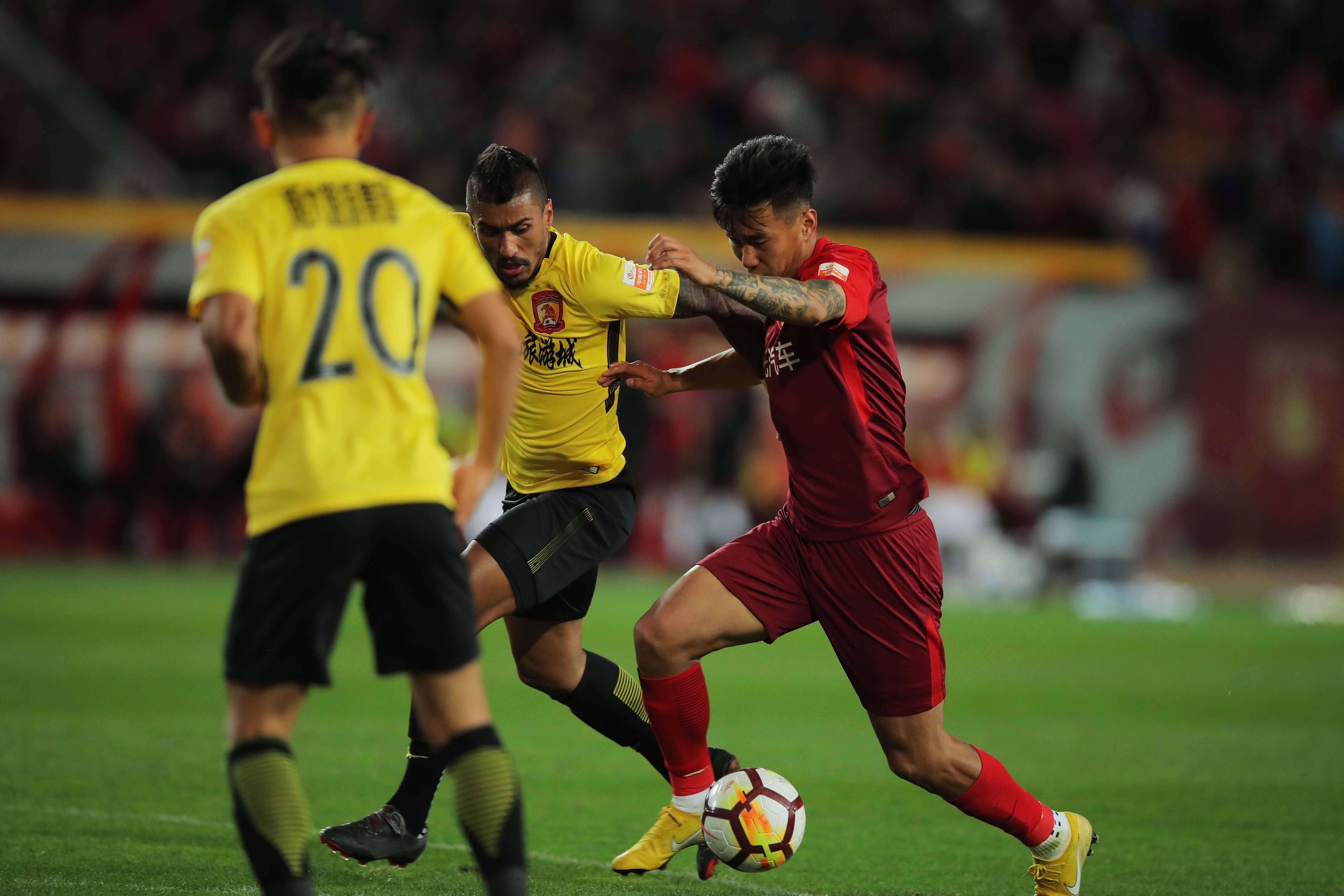 爱游戏官网-冲刺阶段突围战来临，斯图加特围绕中超豪取连胜，赛场秩序良好，临场指挥获称赞的简单介绍